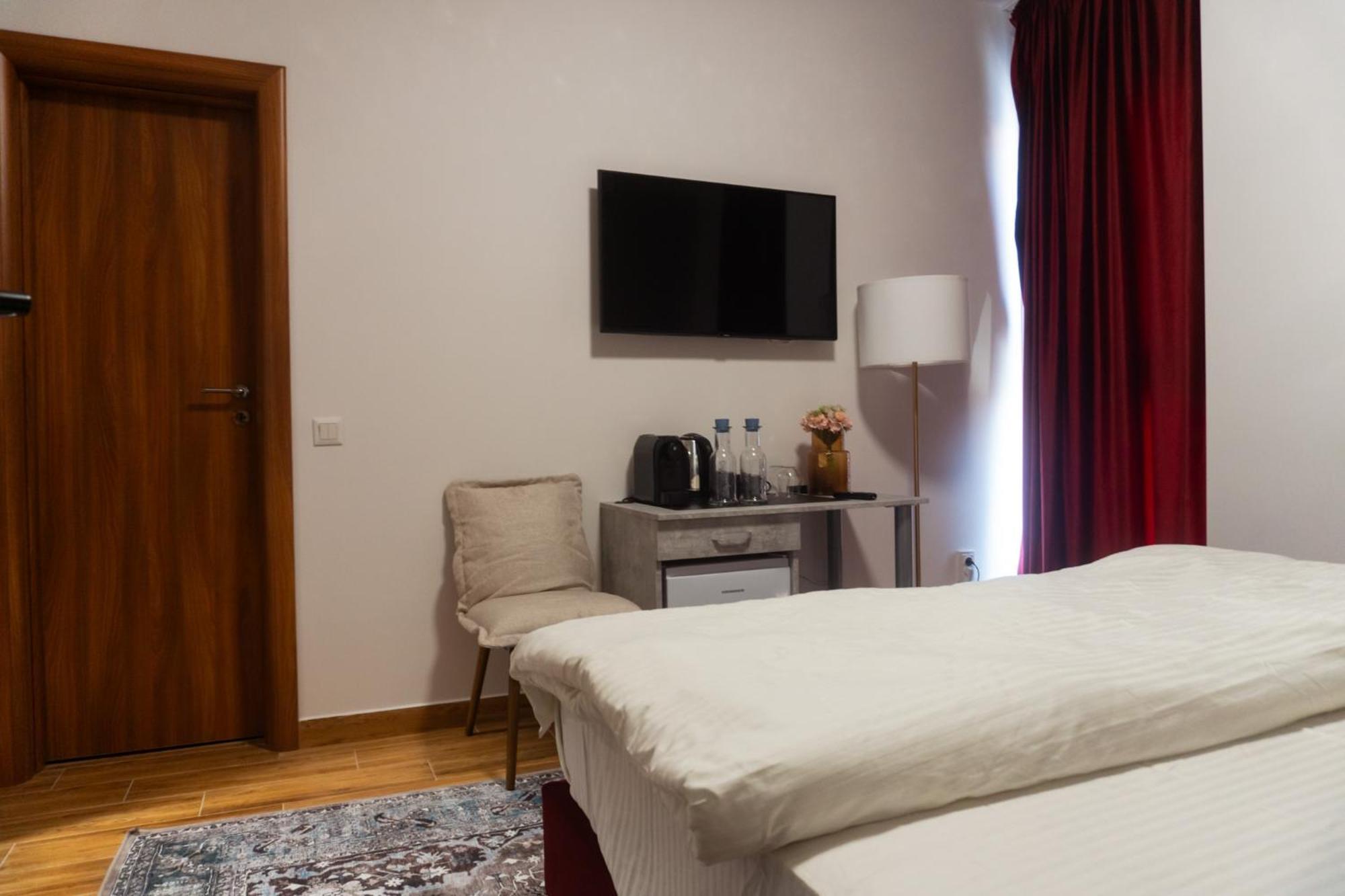 Hotel Fantazia Oradea Exterior foto